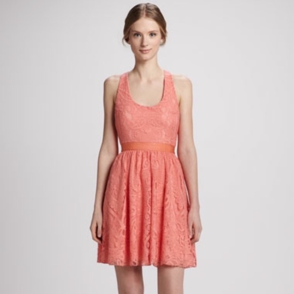 Alice + Olivia Dresses & Skirts - Alice + Olivia Odette Cross-Back Lace Dress Size Large